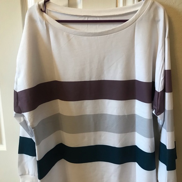 Women’s top - Picture 1 of 1